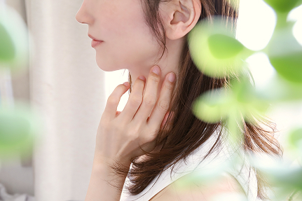 女性の横顔